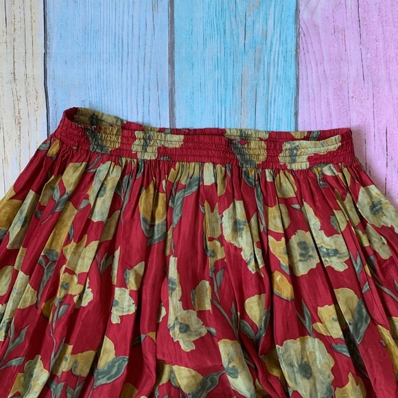 Vintage 100% silk red and yellow floral flowy maxi skirt - Picture 4 of 7